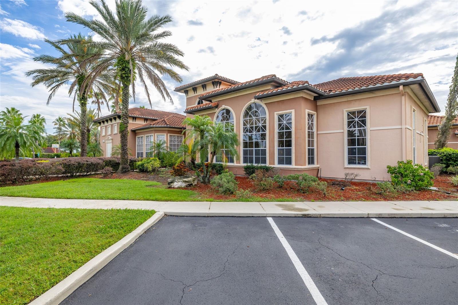 Image 43 of 53 For 5512 Metrowest Boulevard 201