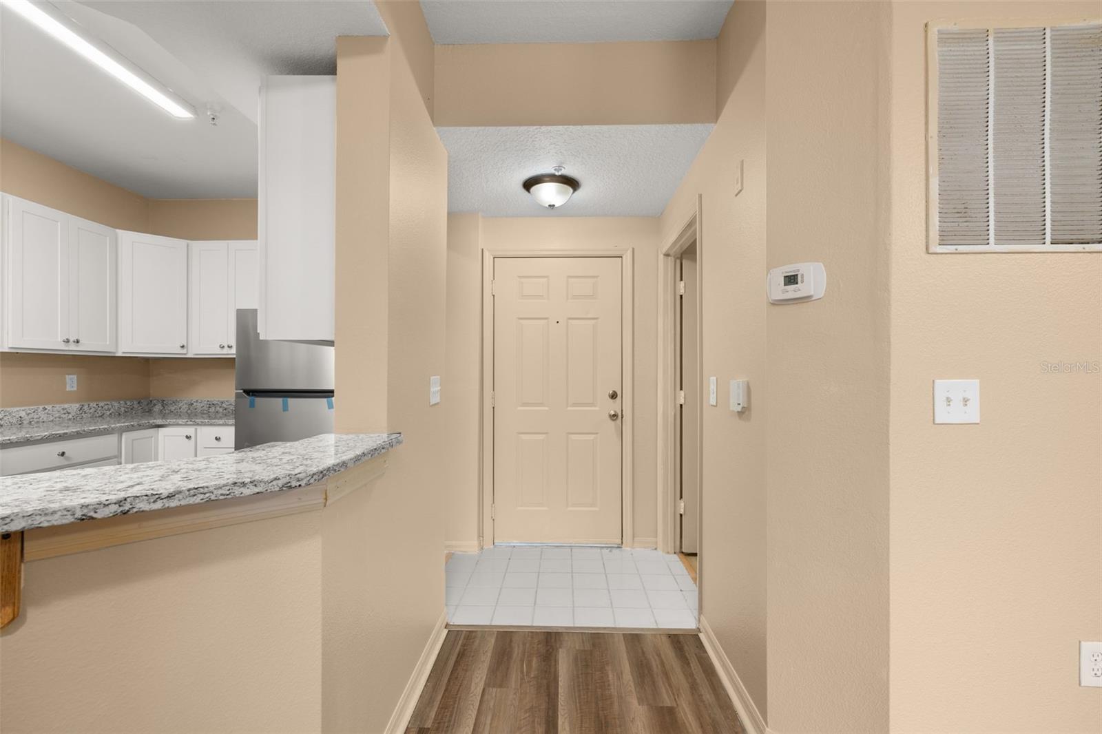 Image 5 of 53 For 5512 Metrowest Boulevard 201