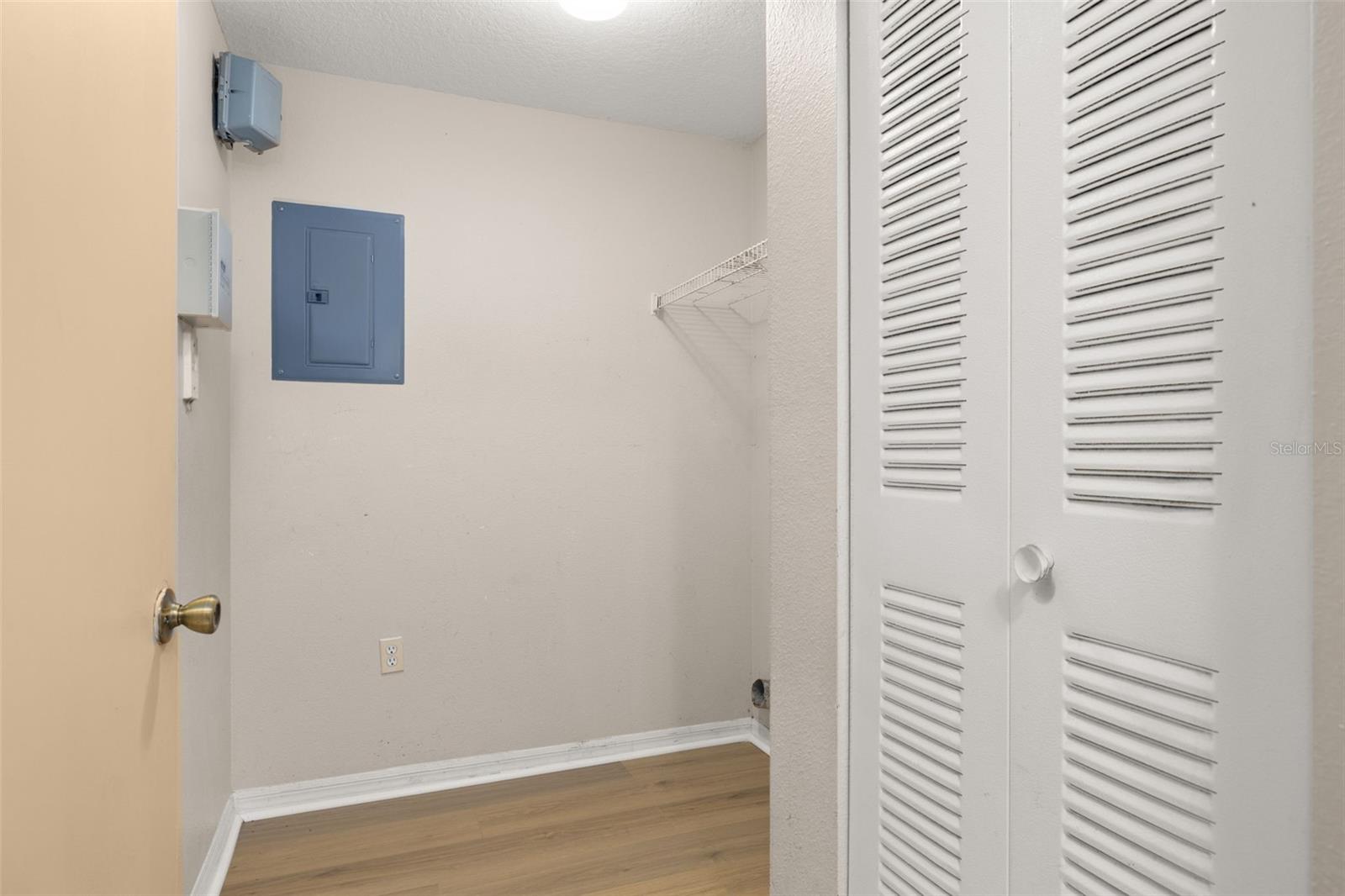 Image 7 of 53 For 5512 Metrowest Boulevard 201