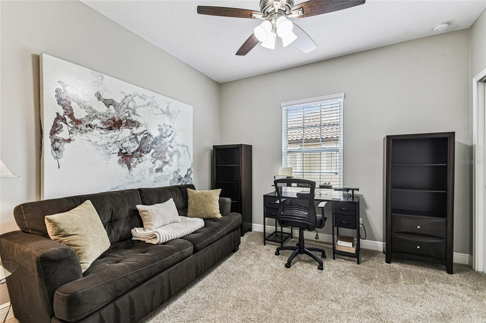 Image 32 of 62 For 928 Lobelia Dr