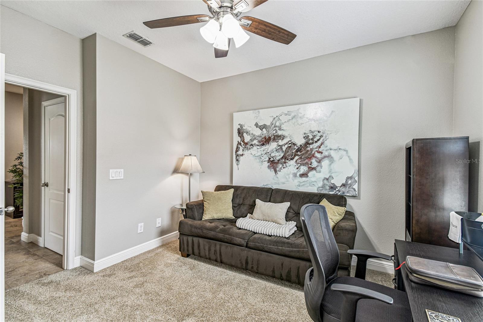 Image 33 of 62 For 928 Lobelia Dr