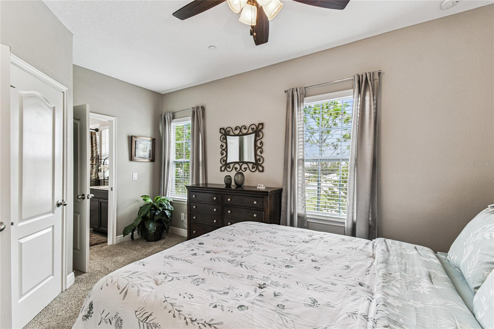 Image 37 of 62 For 928 Lobelia Dr