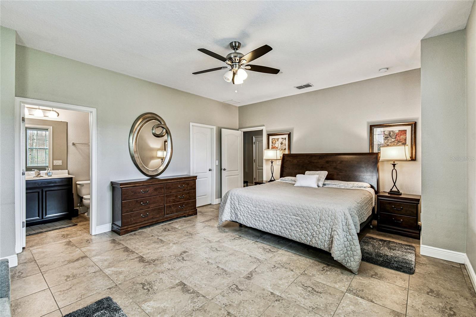 Image 38 of 62 For 928 Lobelia Dr
