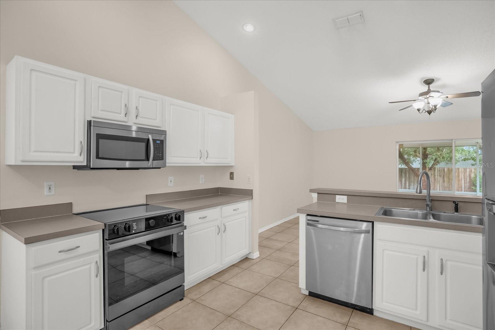 Image 9 of 31 For 281 Brightview Drive