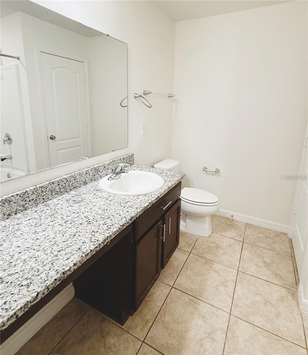 Image 11 of 18 For 1556 Venice Lane