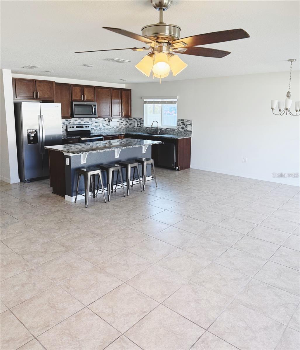 Image 3 of 18 For 1556 Venice Lane