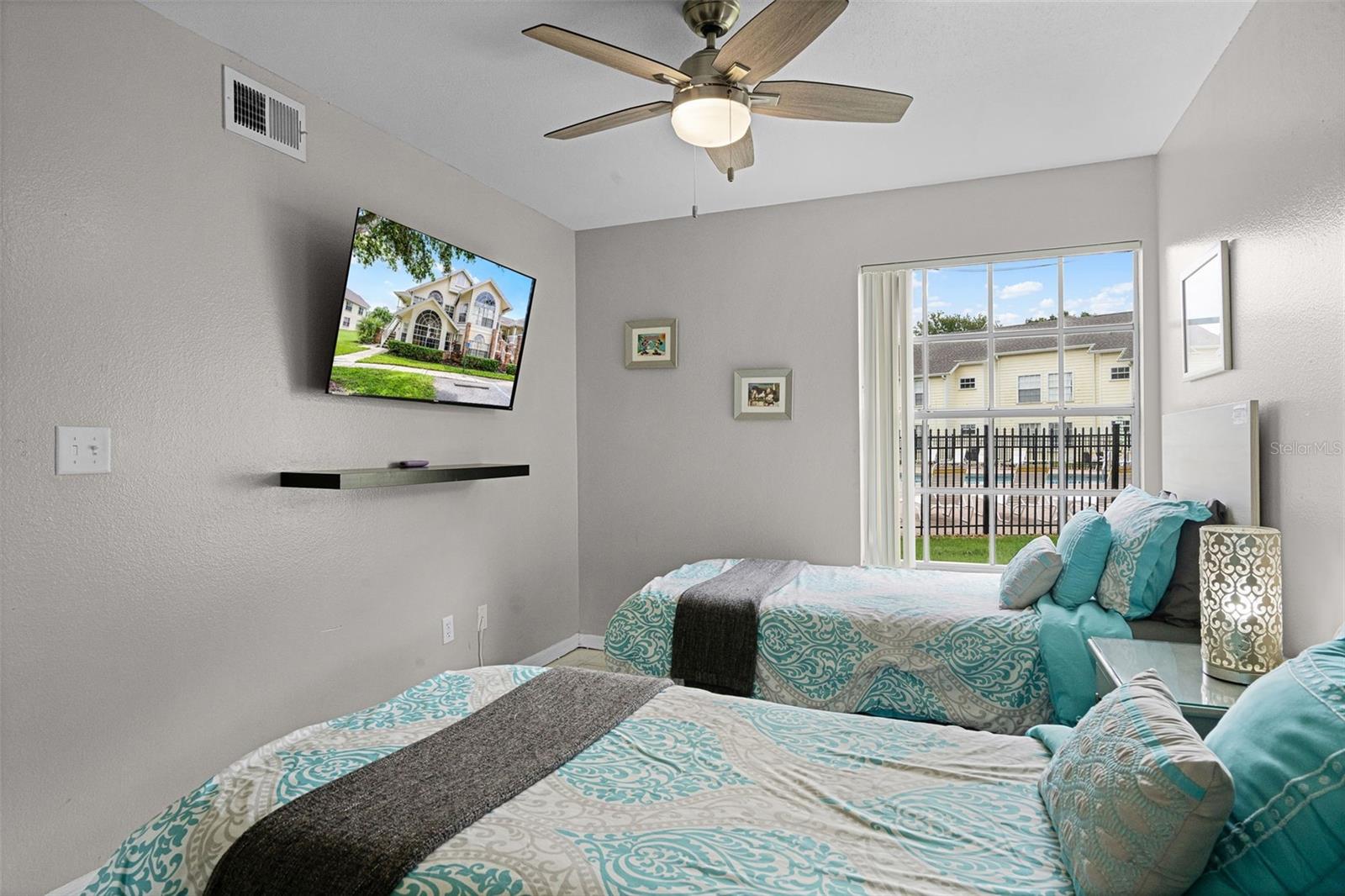 Image 21 of 44 For 5004 Laguna Bay Circle 47