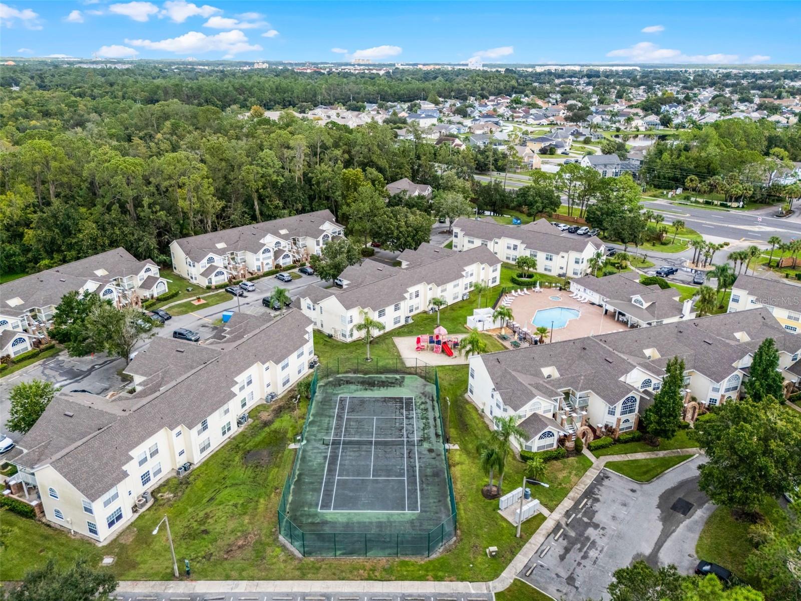 Image 37 of 44 For 5004 Laguna Bay Circle 47