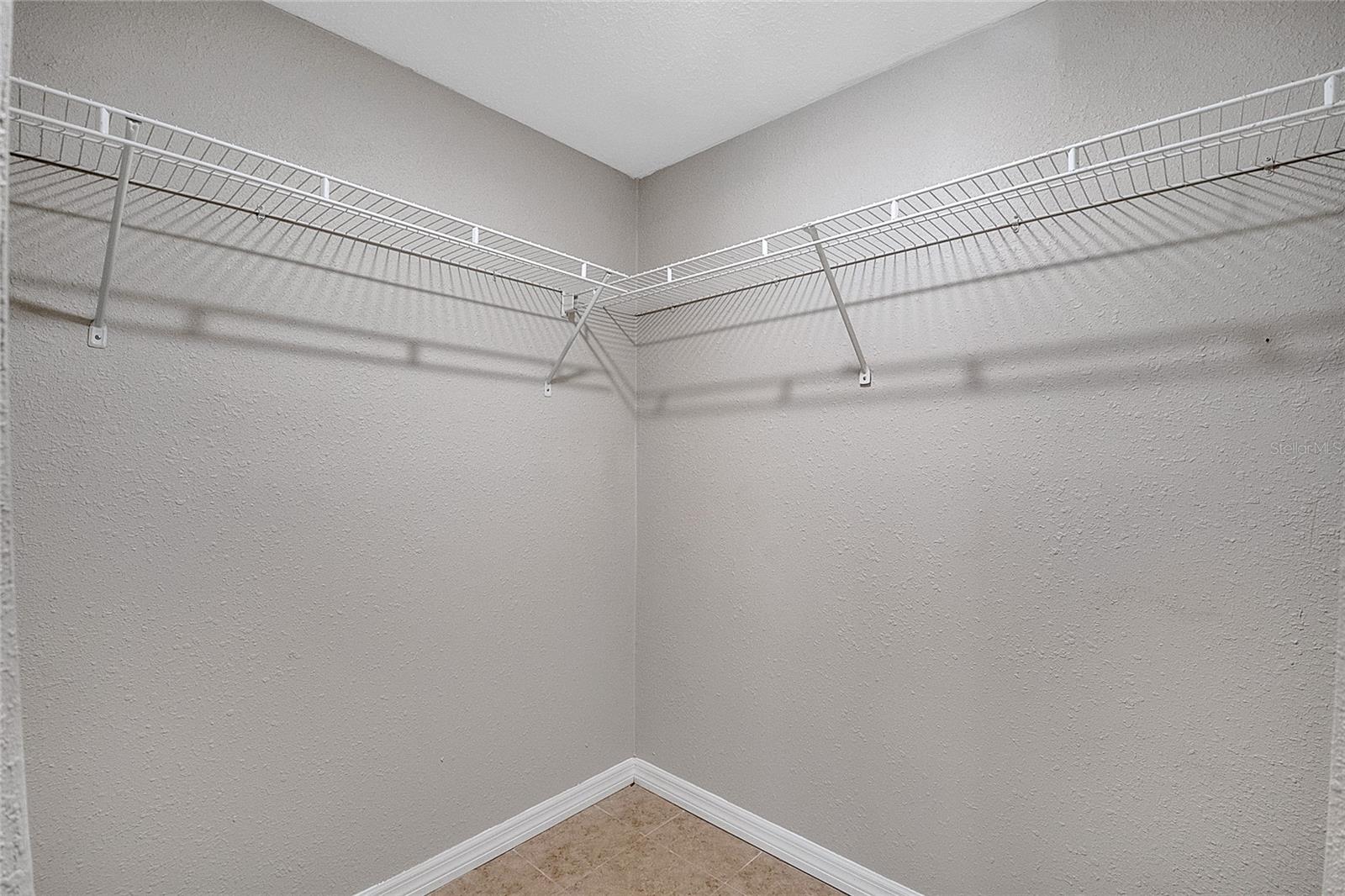 Image 18 of 54 For 424 Royal Ridge Drive