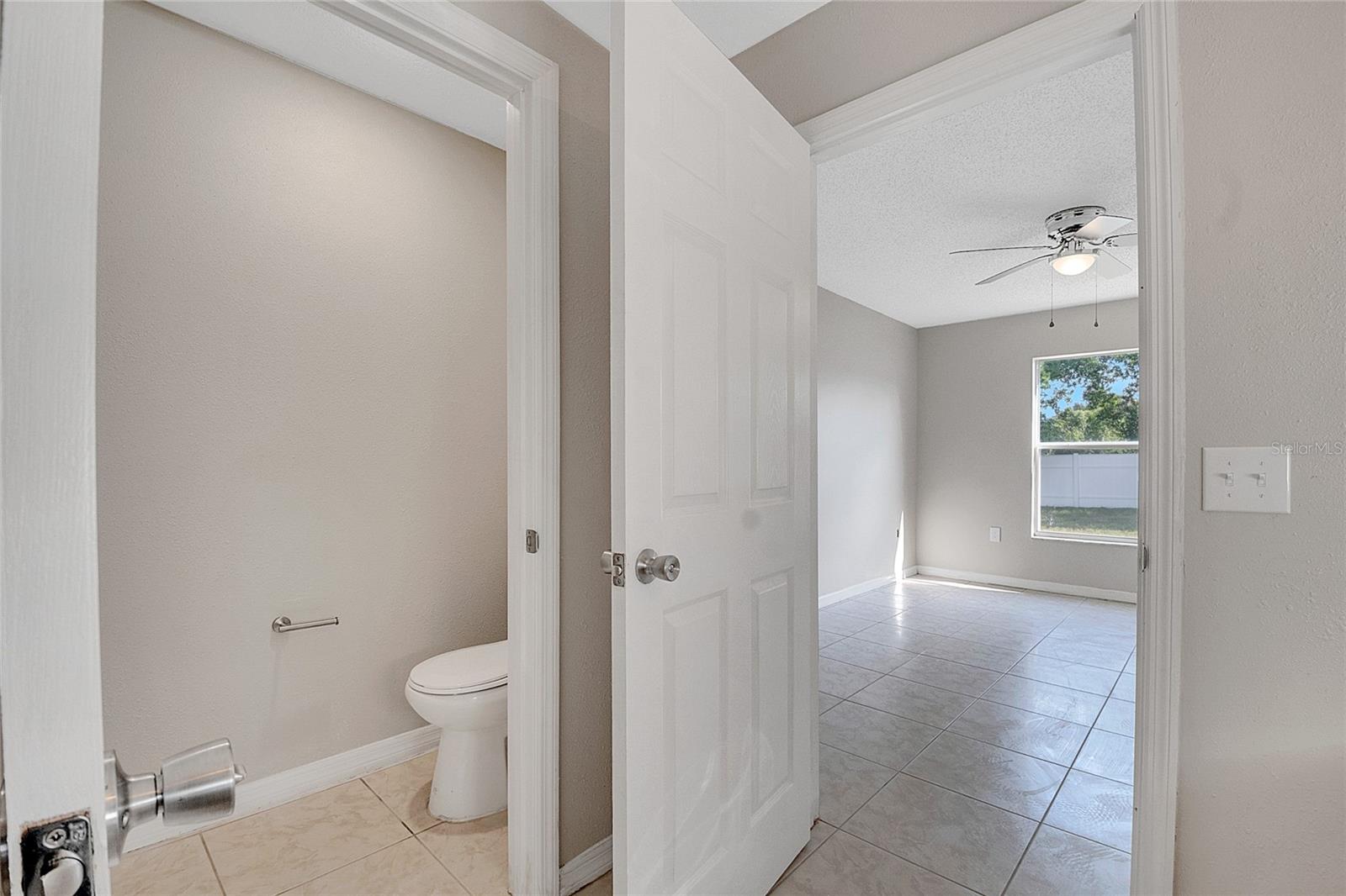 Image 19 of 54 For 424 Royal Ridge Drive