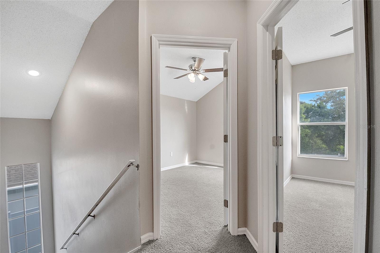 Image 33 of 54 For 424 Royal Ridge Drive