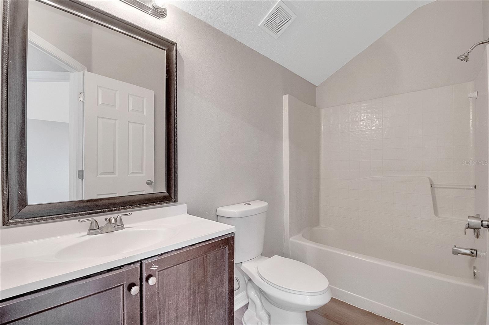Image 42 of 54 For 424 Royal Ridge Drive