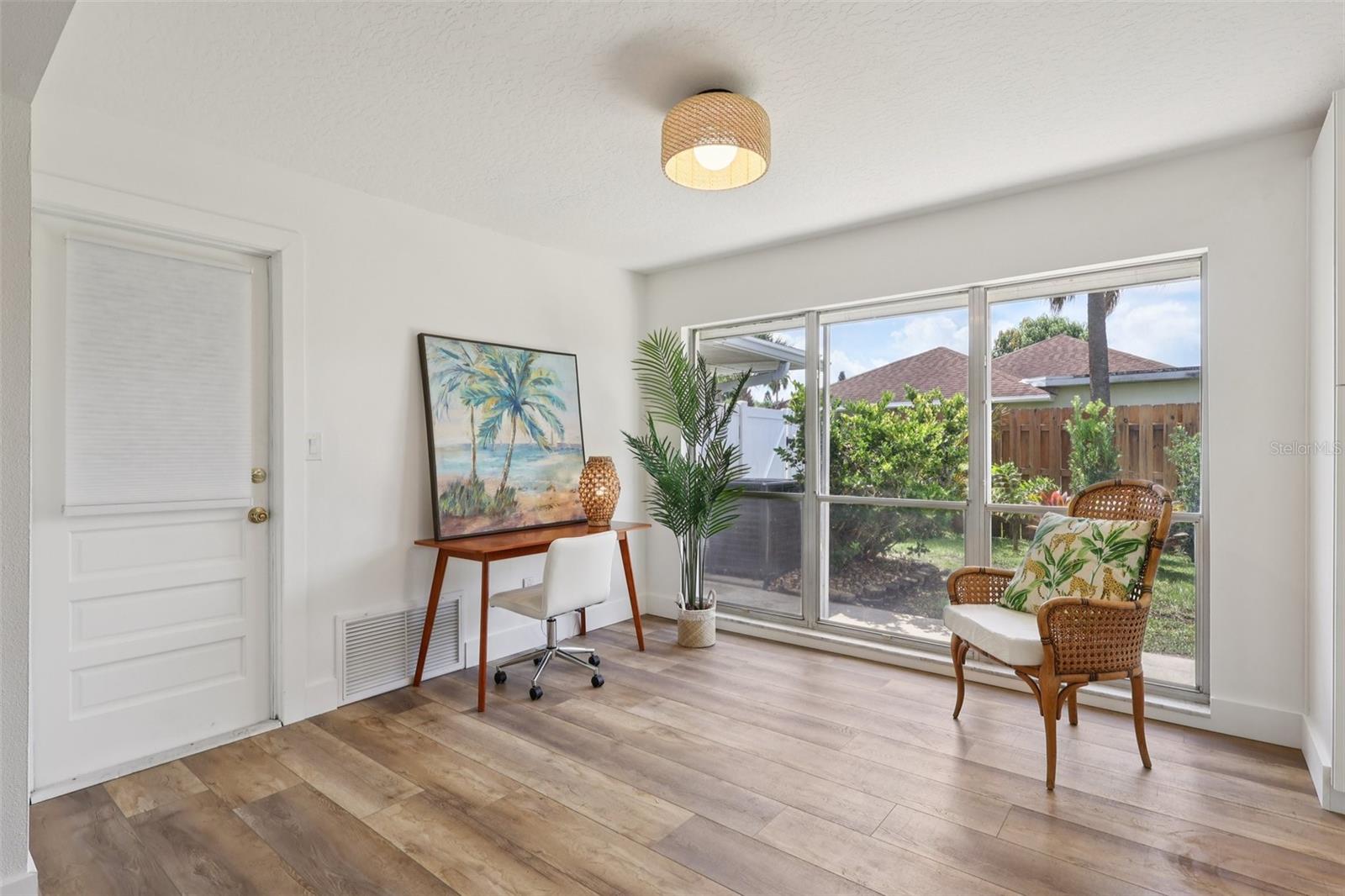 Image 11 of 55 For 498 Port Malabar Boulevard Ne