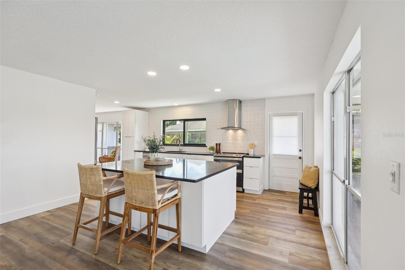 Image 20 of 55 For 498 Port Malabar Boulevard Ne