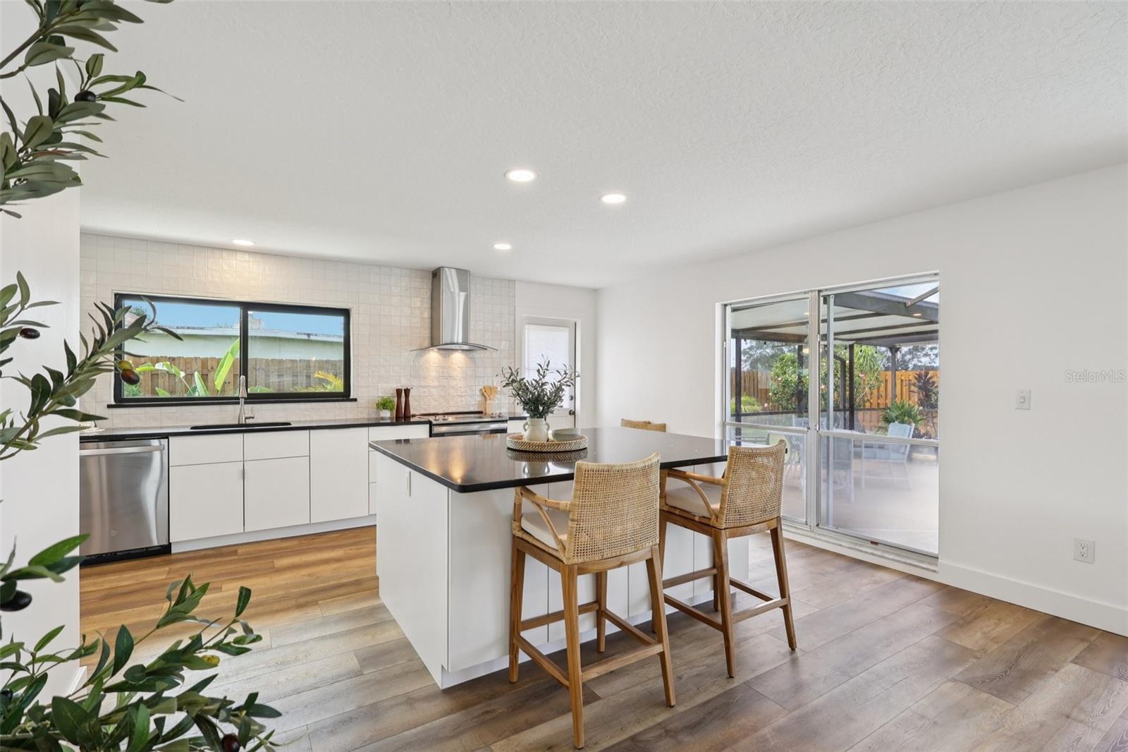 Image 21 of 55 For 498 Port Malabar Boulevard Ne