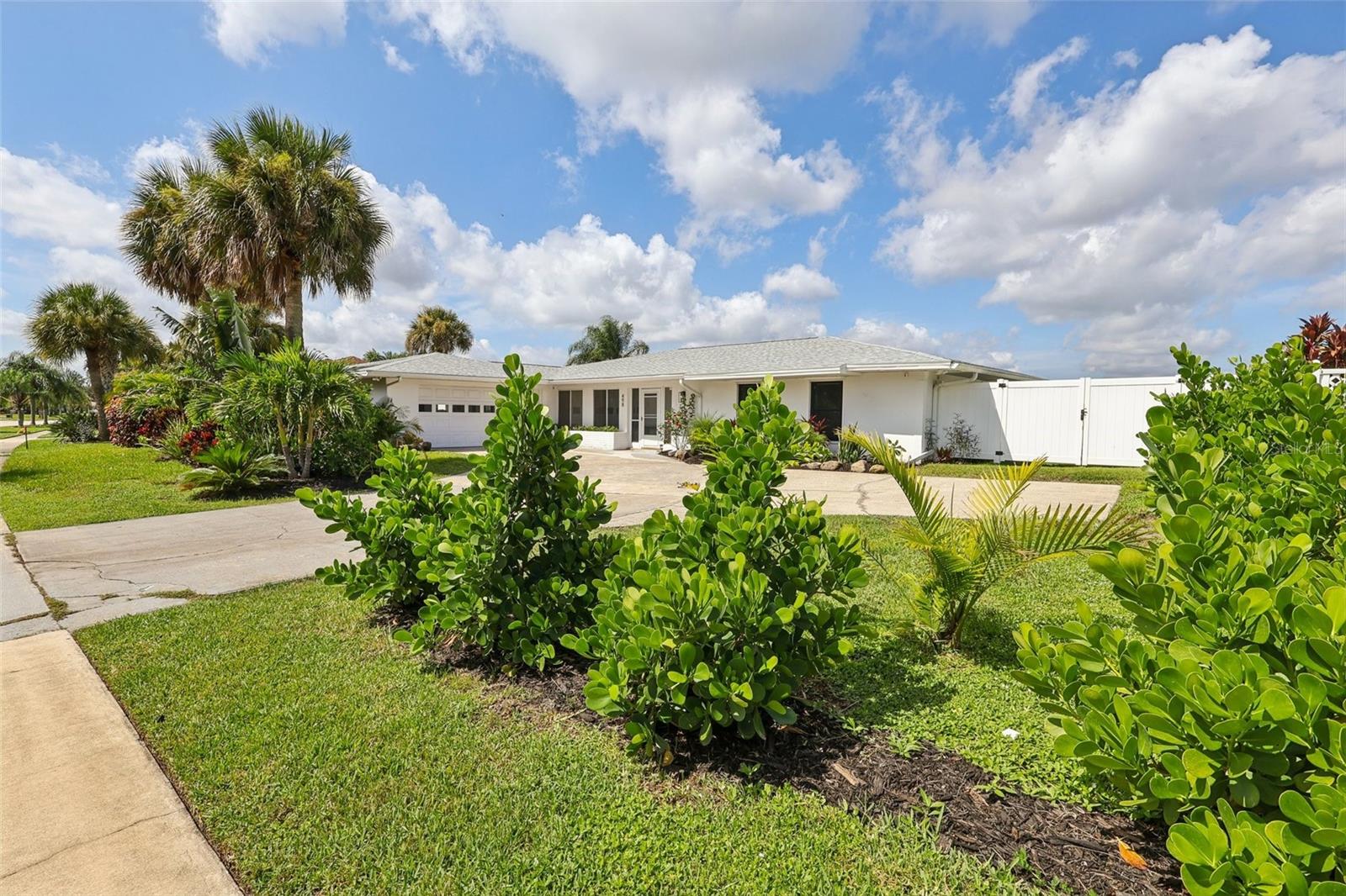 Image 3 of 55 For 498 Port Malabar Boulevard Ne