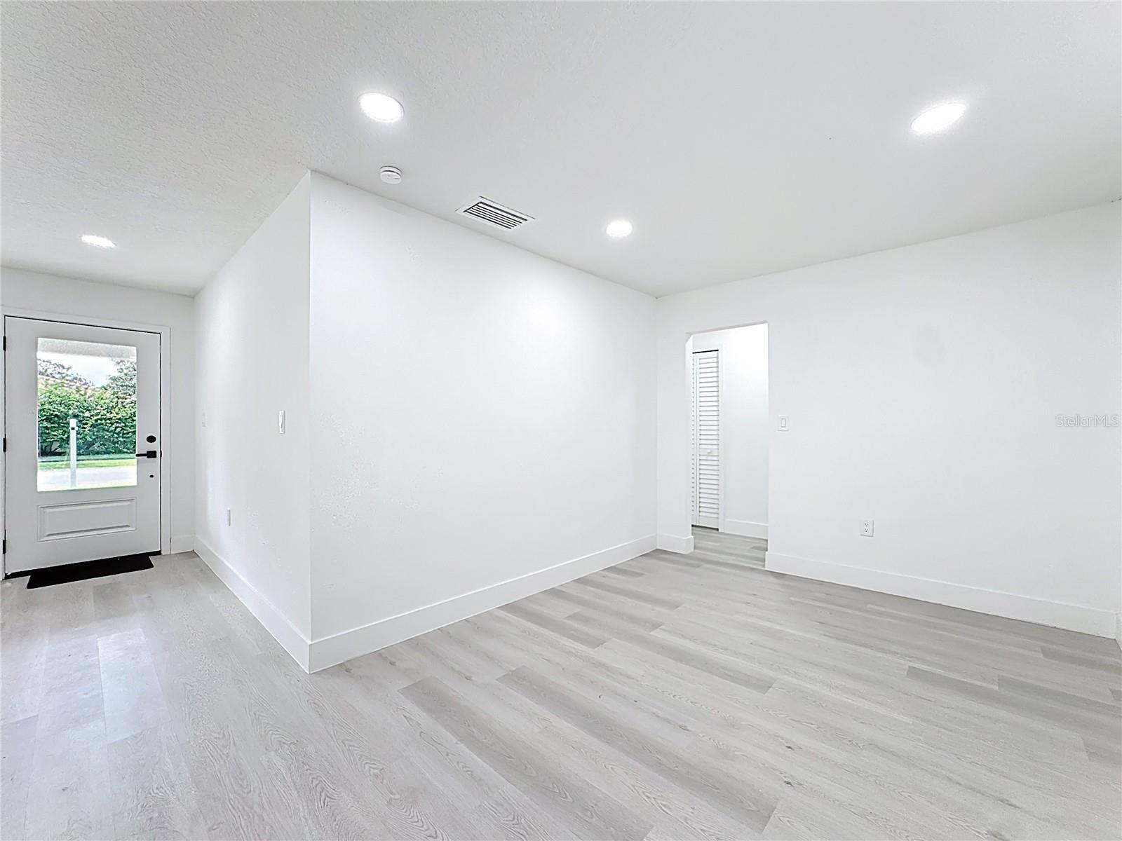 Image 21 of 57 For 10433 Montpelier Circle