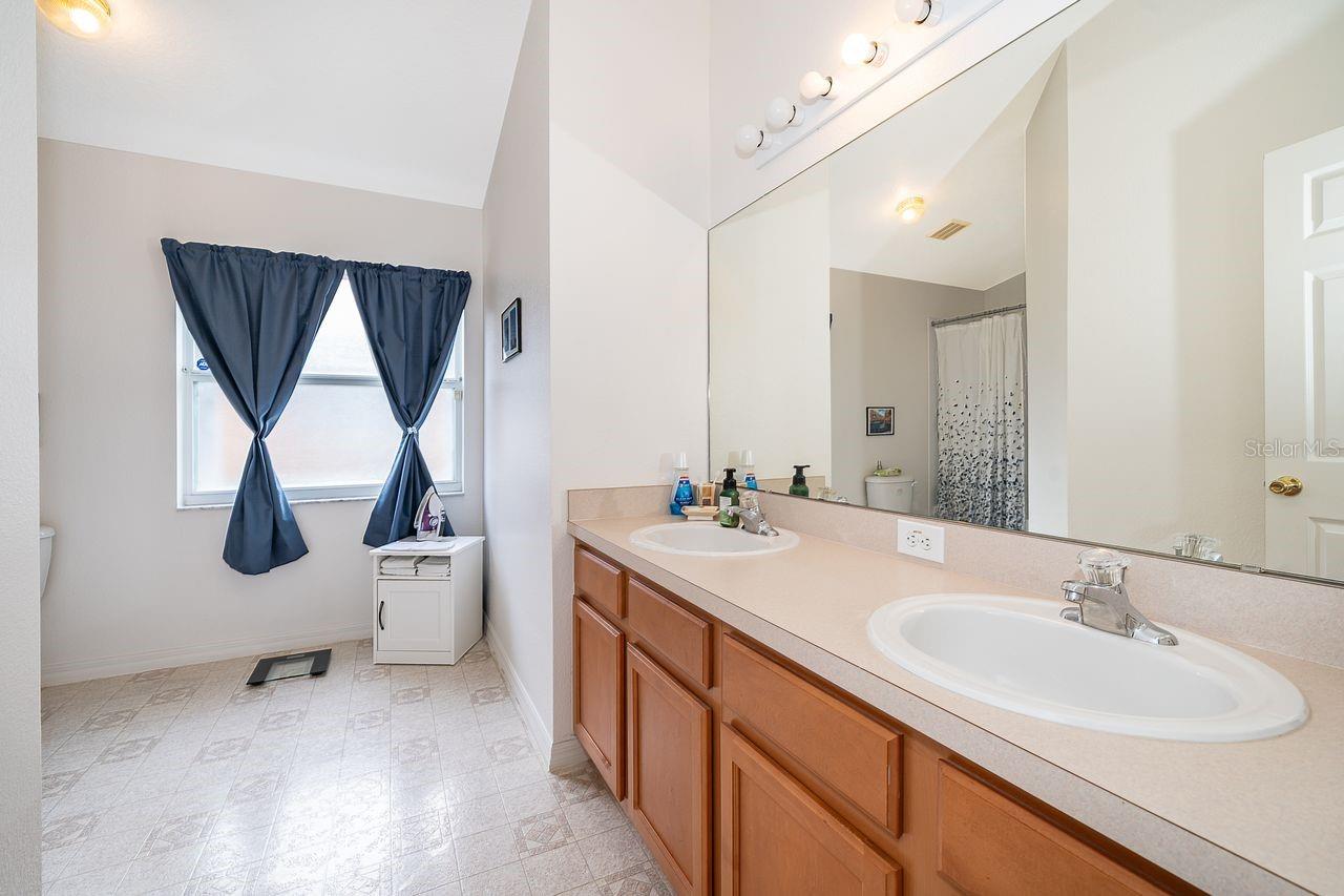 Image 17 of 29 For 445 Halstead Drive