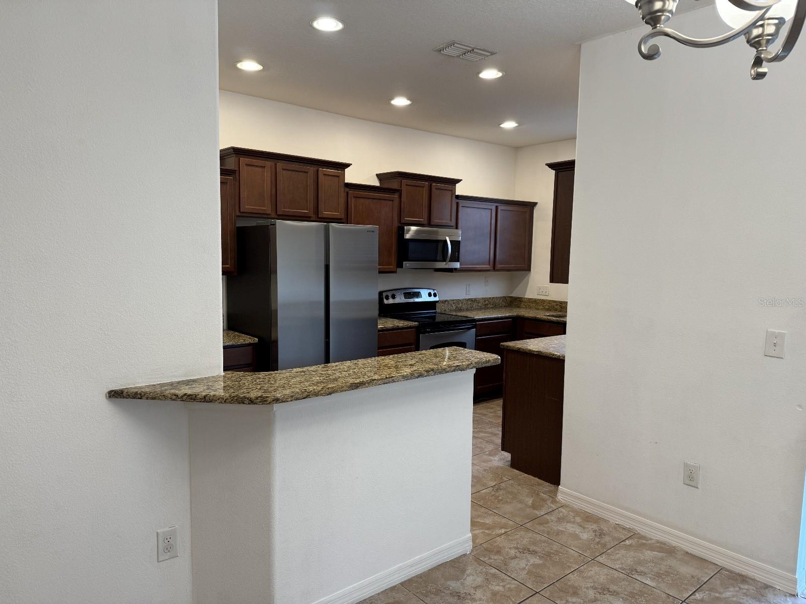 Image 6 of 25 For 2853 Adelaide Court