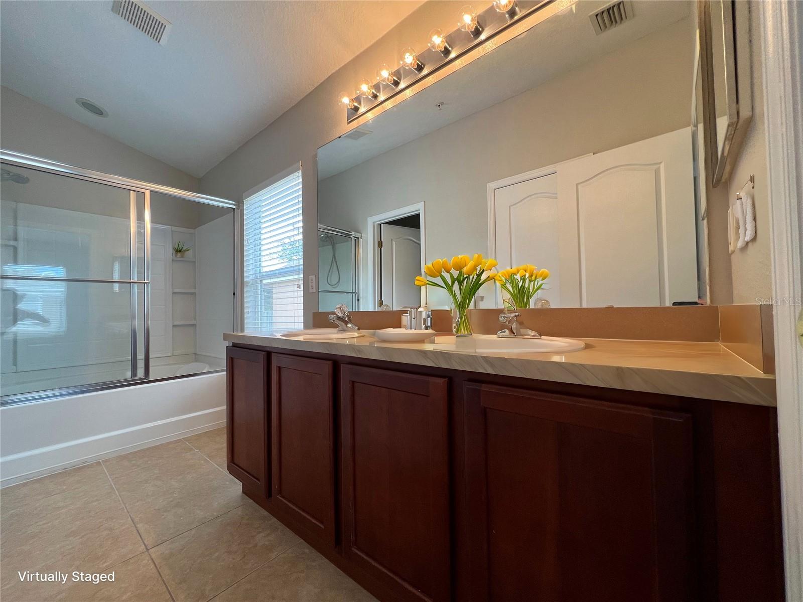 Image 5 of 21 For 10238 Cala Lily Trail S