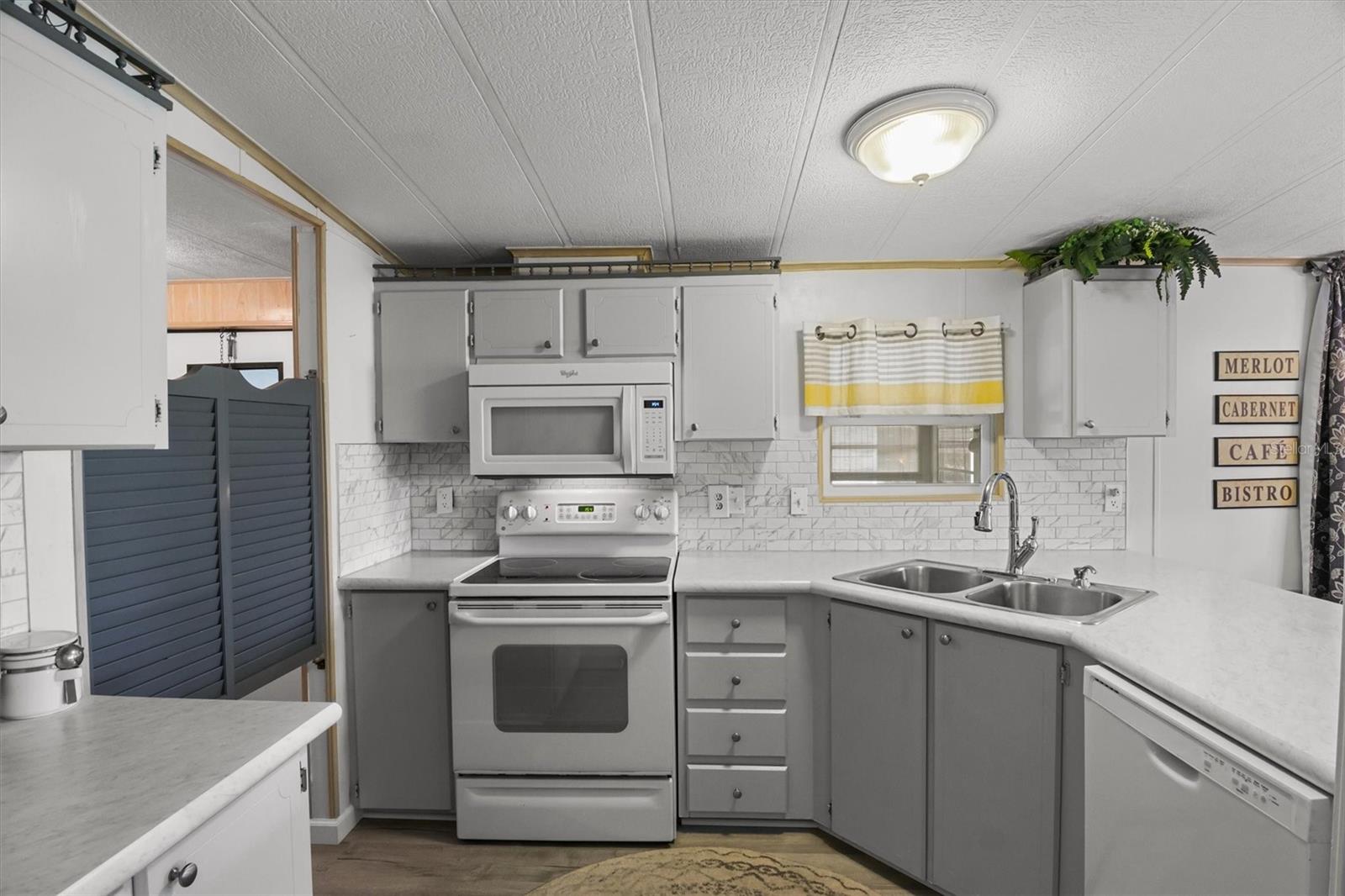 Image 13 of 35 For 6330 Bayberry Boulevard Ne