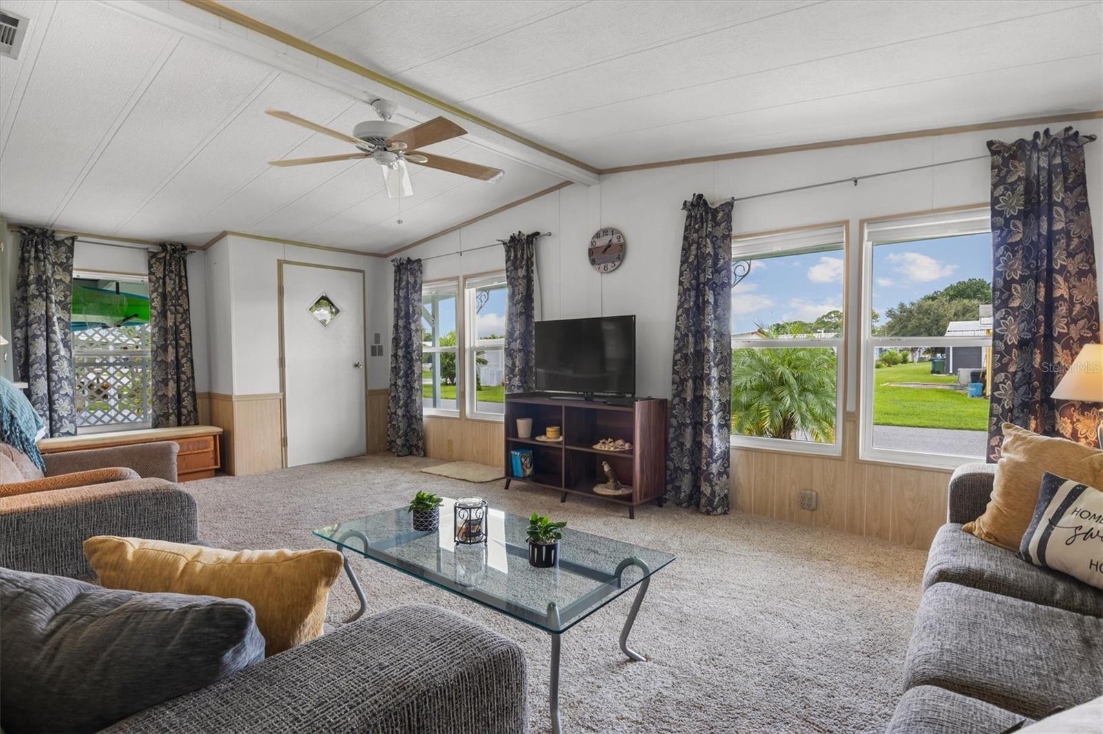 Image 6 of 35 For 6330 Bayberry Boulevard Ne