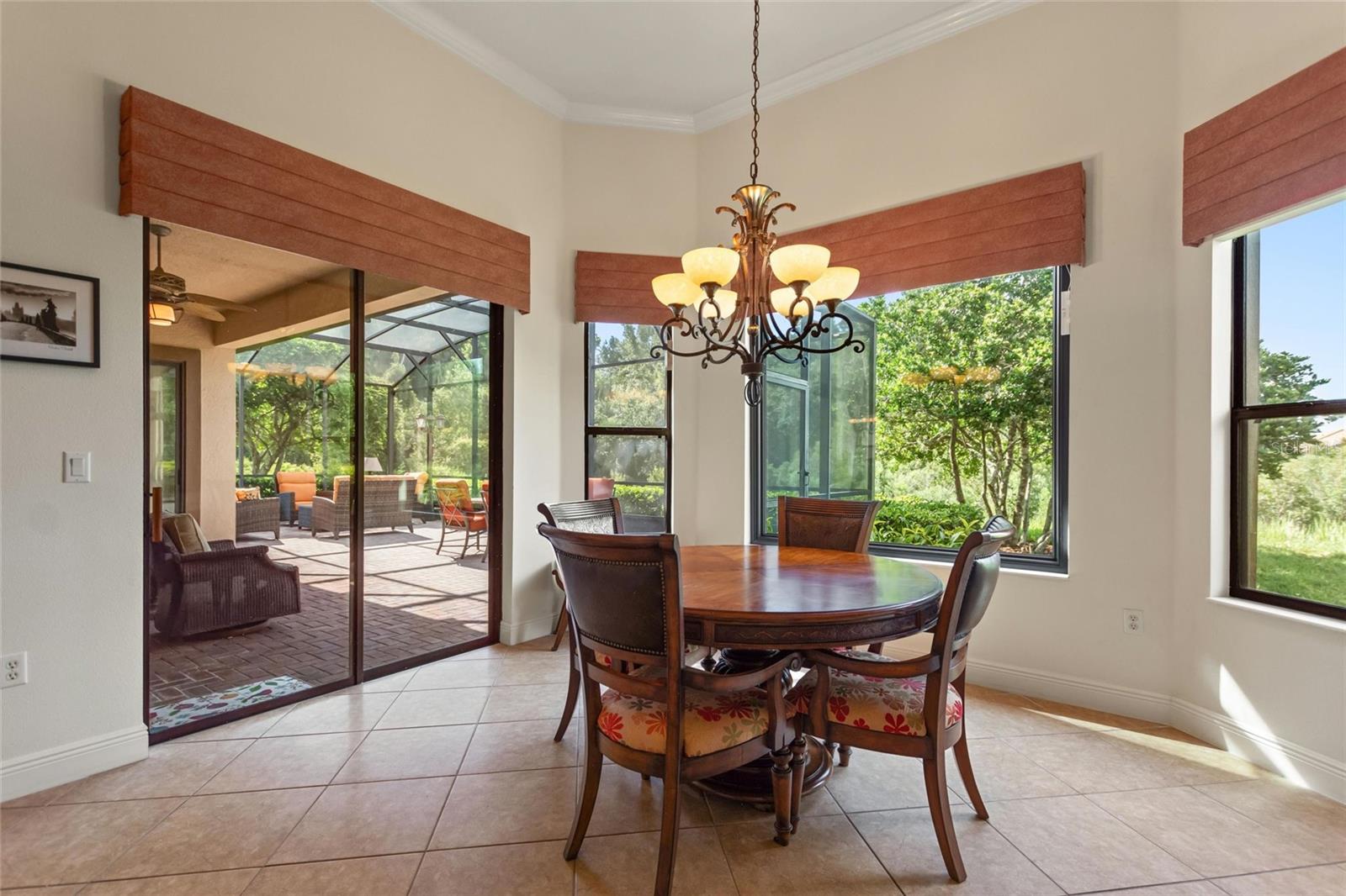 Image 14 of 64 For 105 Lemon Grove Drive
