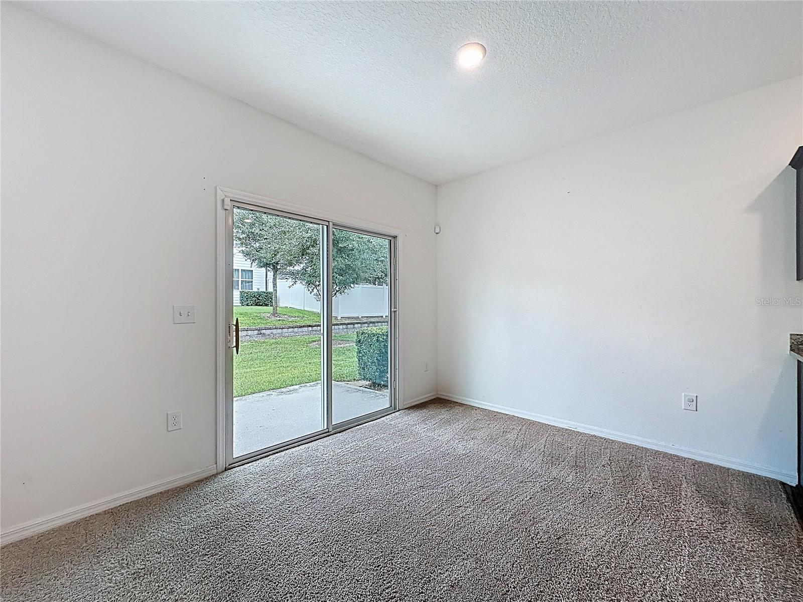 Image 18 of 34 For 927 Grandin Street