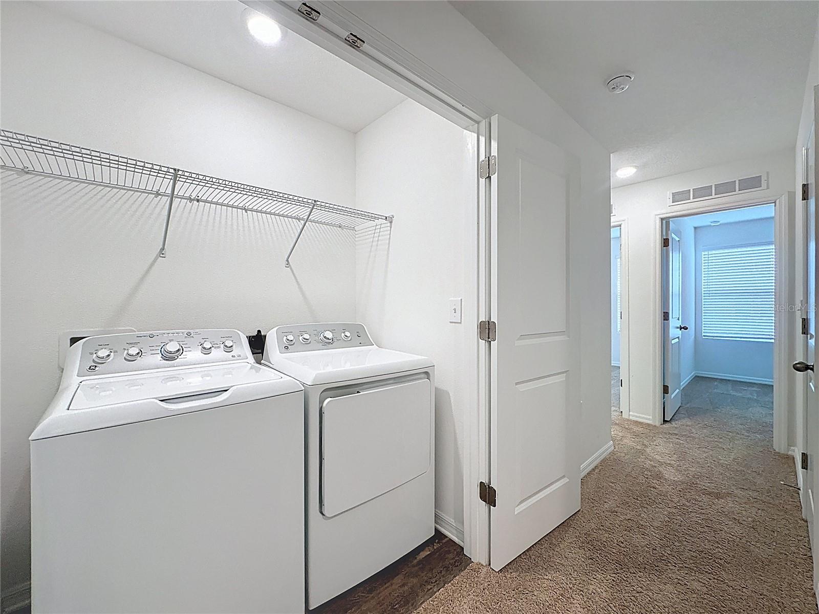 Image 21 of 34 For 927 Grandin Street