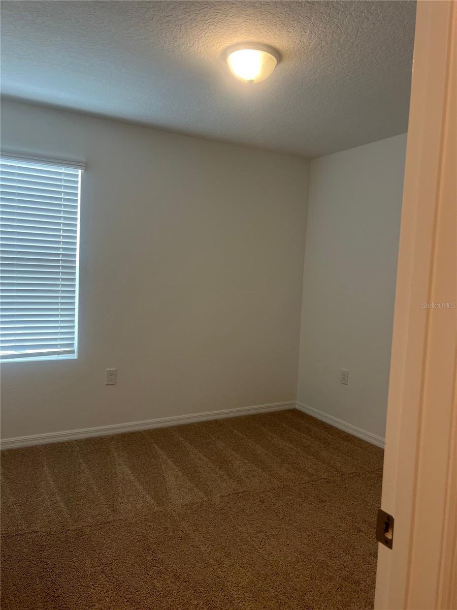 Image 6 of 34 For 927 Grandin Street