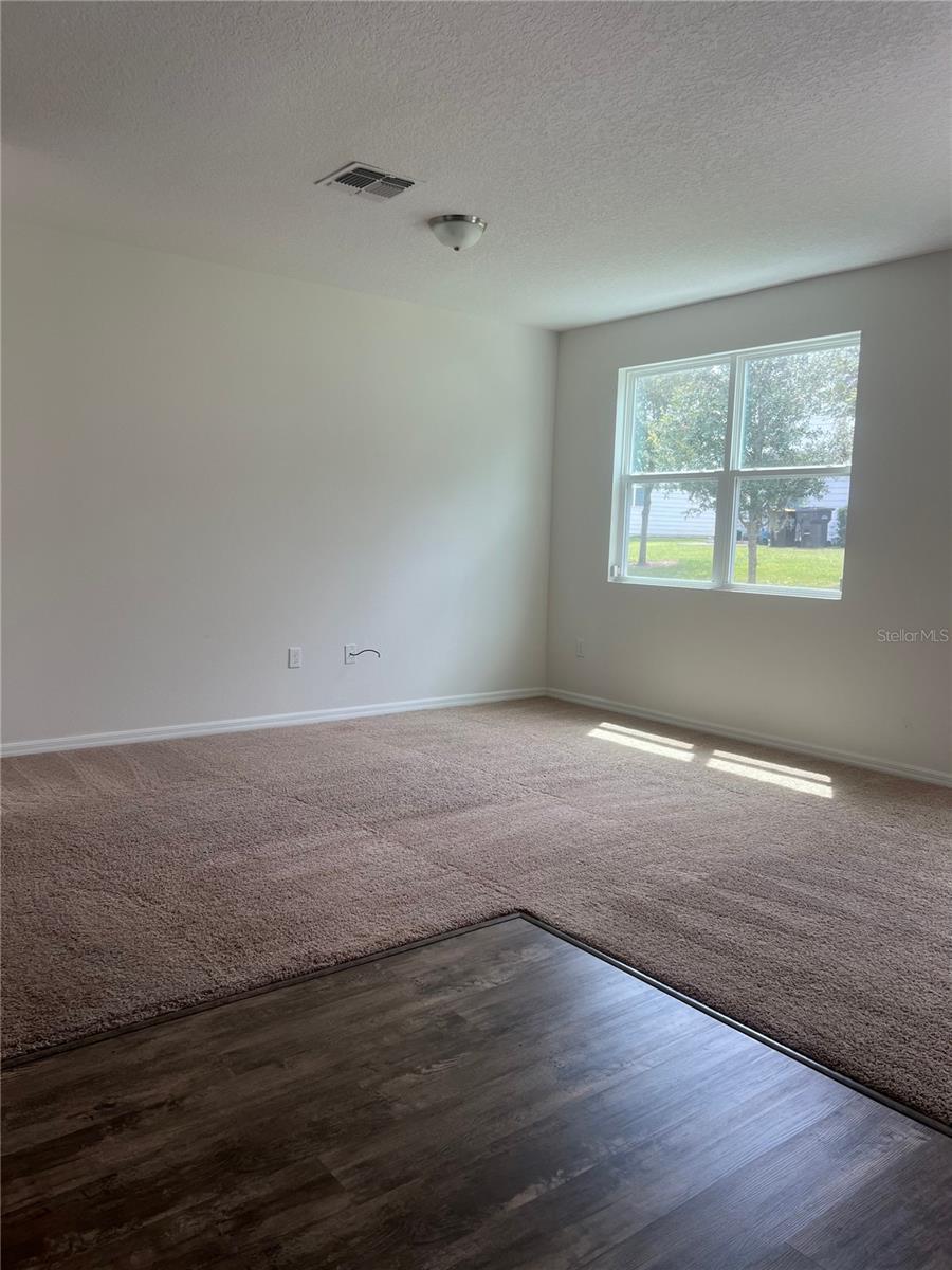 Image 9 of 34 For 927 Grandin Street