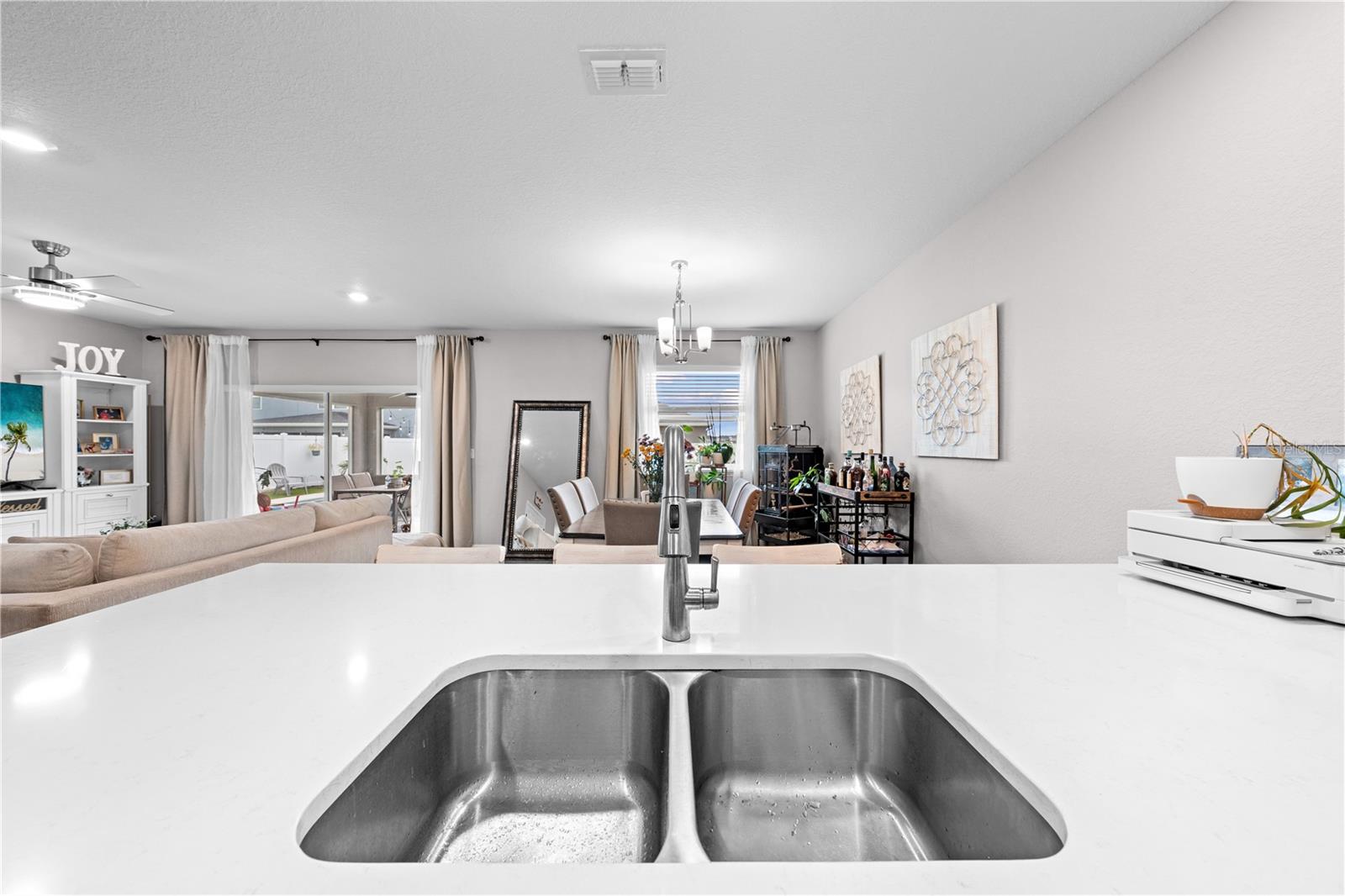 Image 11 of 72 For 47 Polermo Avenue