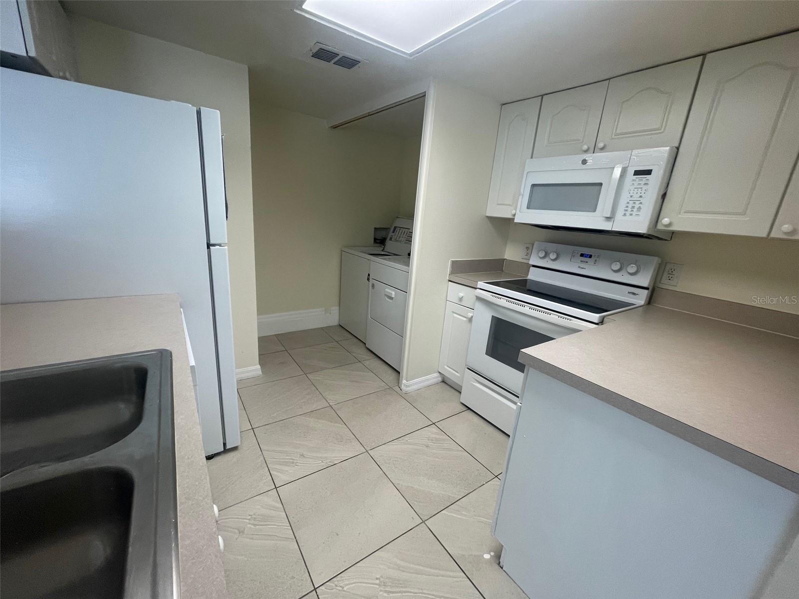 Image 7 of 14 For 659 Caribbean Drive