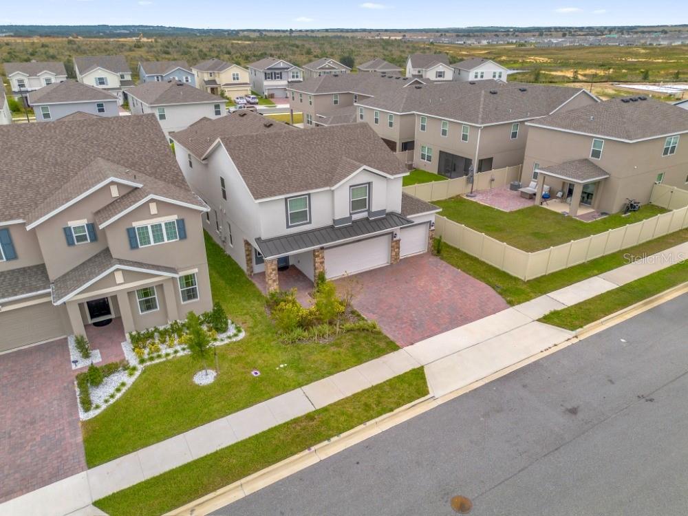 Image 3 of 11 For 14442 Noto Avenue