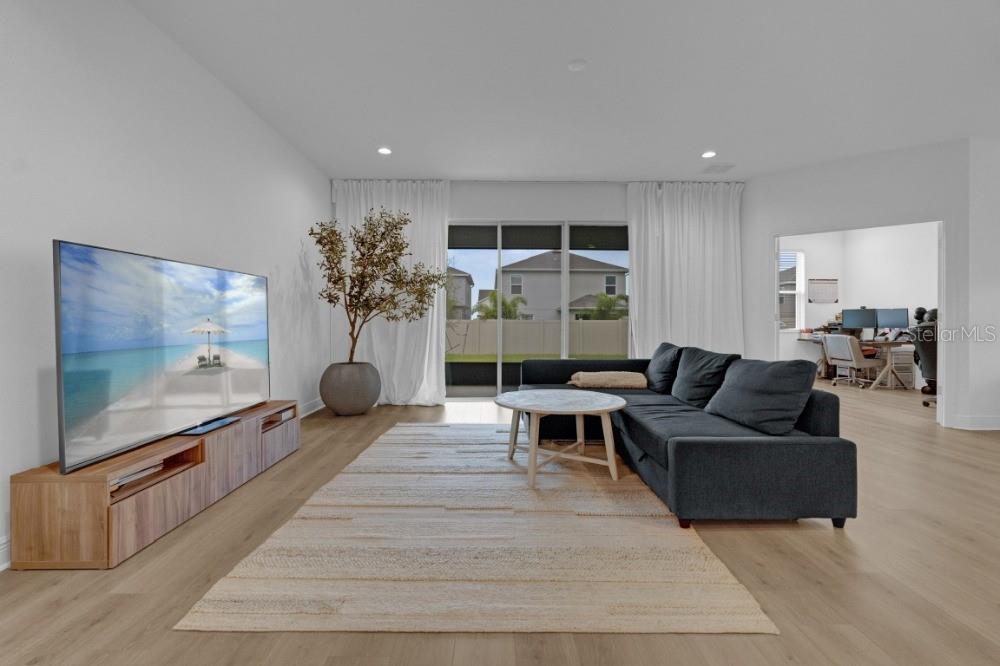 Image 6 of 11 For 14442 Noto Avenue