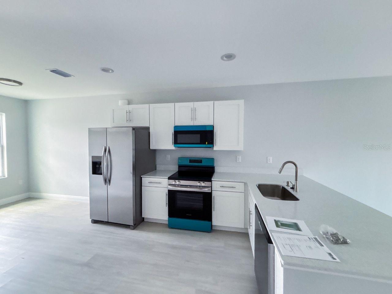 Image 3 of 8 For 17046 Byron Avenue 17048