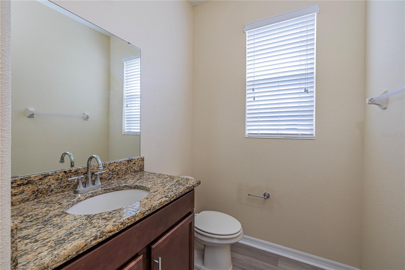 Image 10 of 31 For 12838 Strode Lane