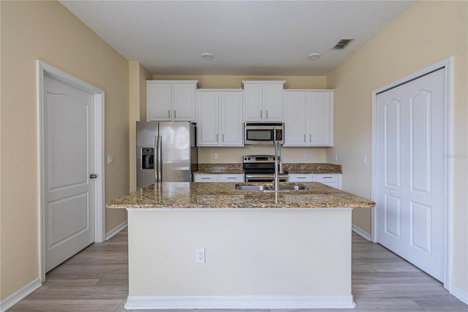 Image 13 of 31 For 12838 Strode Lane