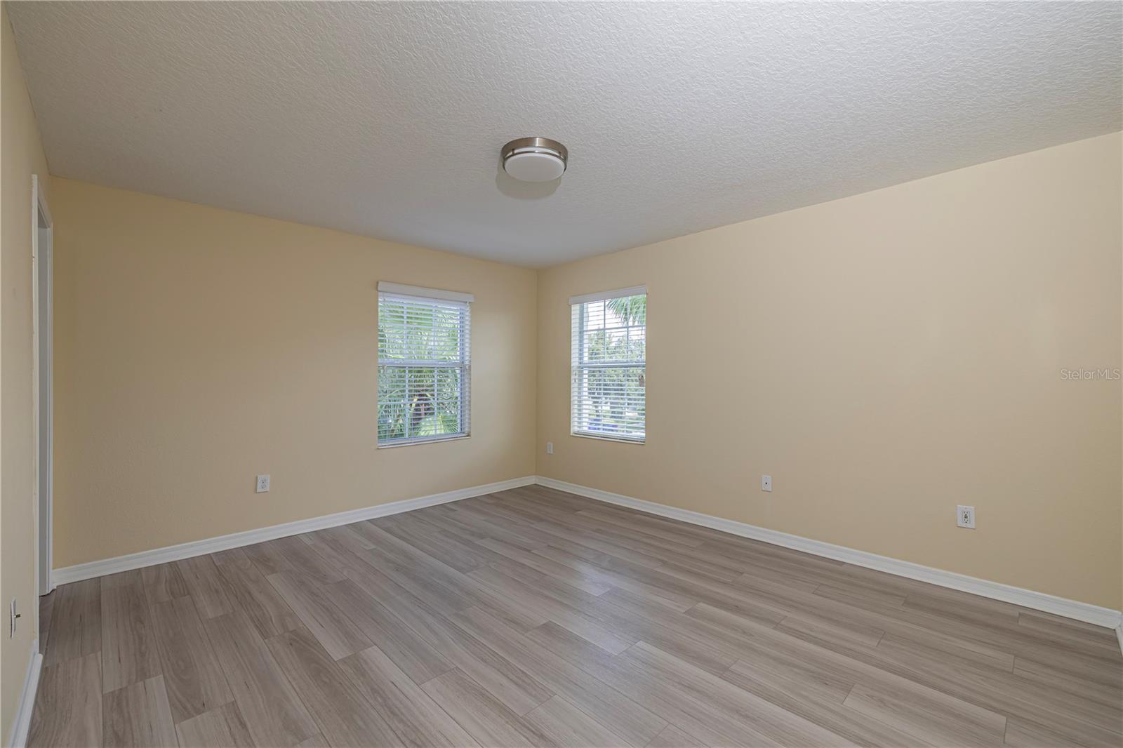 Image 21 of 31 For 12838 Strode Lane