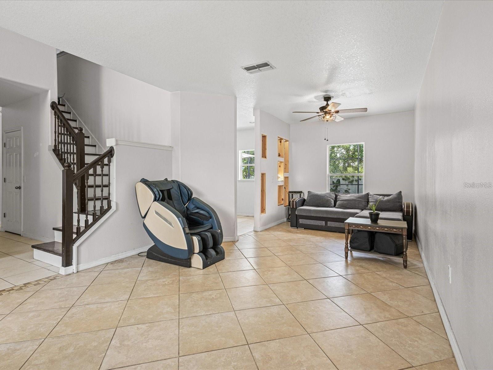 Image 4 of 25 For 437 Bridgewater Court