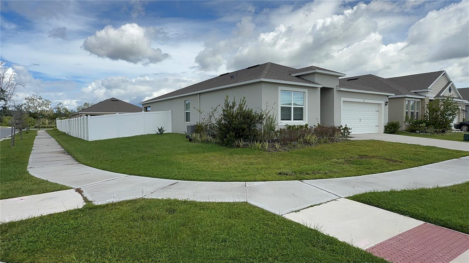 Image 3 of 27 For 1601 Oak Reserve Drive