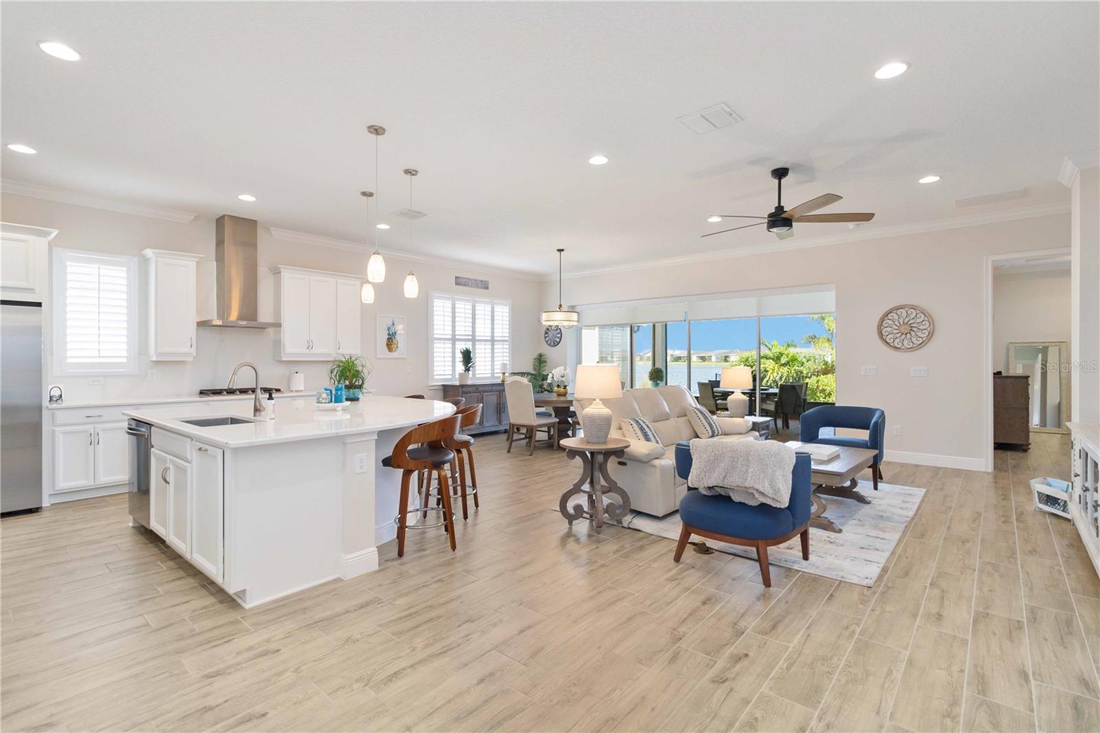 Image 14 of 71 For 5037 Fallglo Way