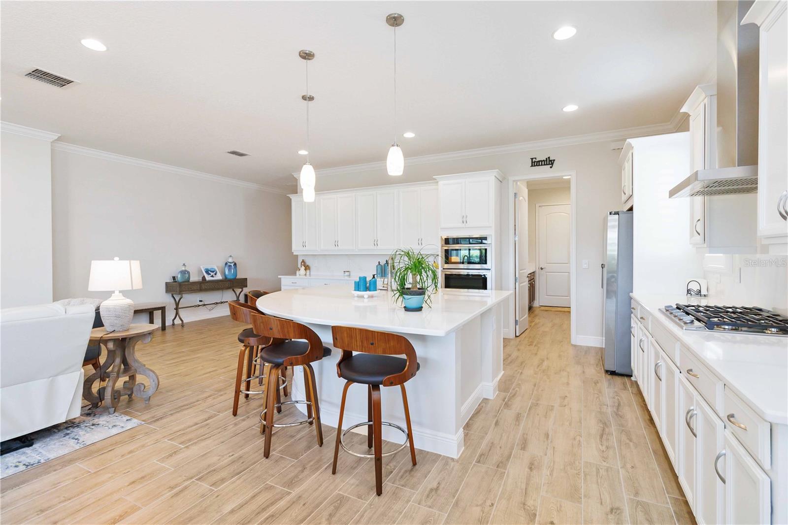 Image 18 of 71 For 5037 Fallglo Way