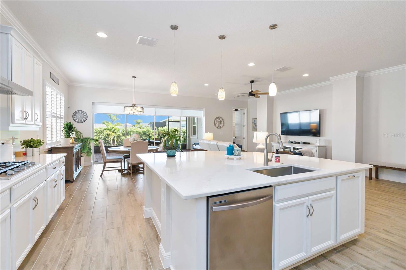 Image 19 of 71 For 5037 Fallglo Way