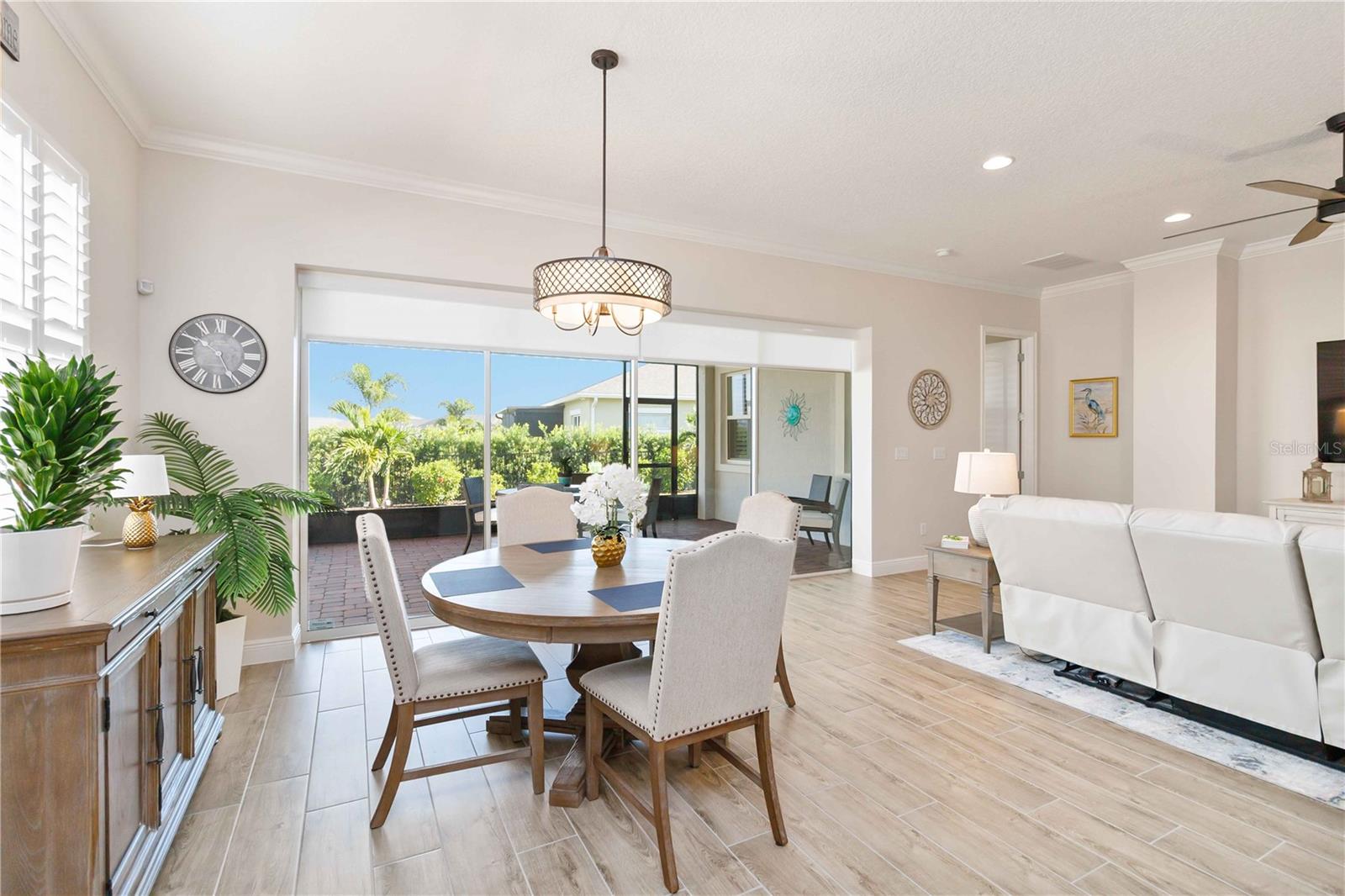 Image 23 of 71 For 5037 Fallglo Way