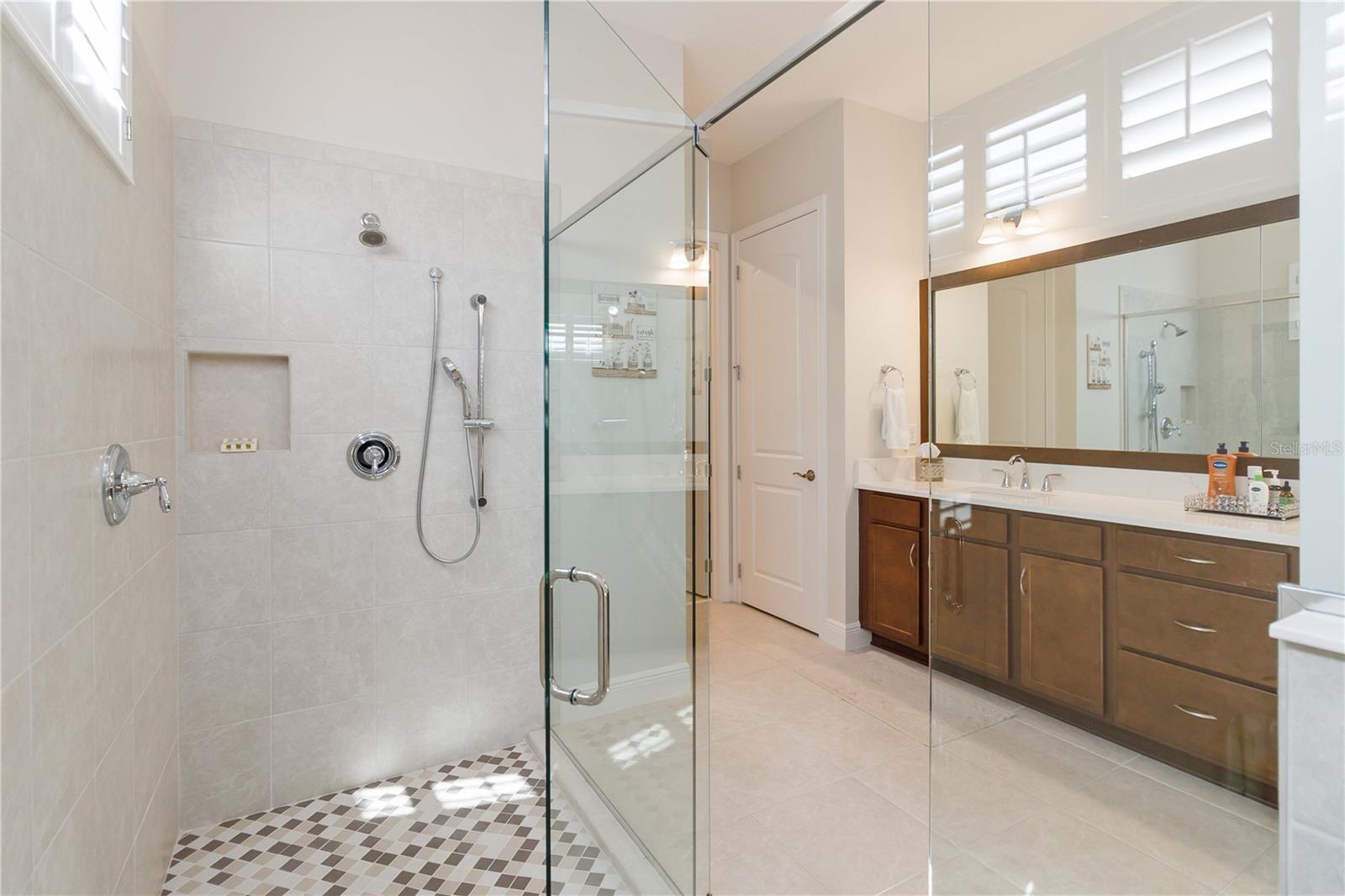 Image 38 of 71 For 5037 Fallglo Way