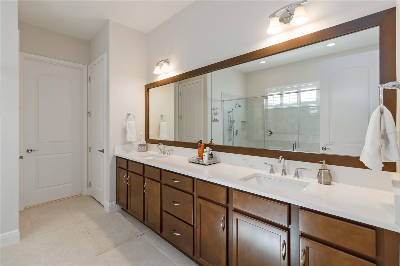 Image 39 of 71 For 5037 Fallglo Way