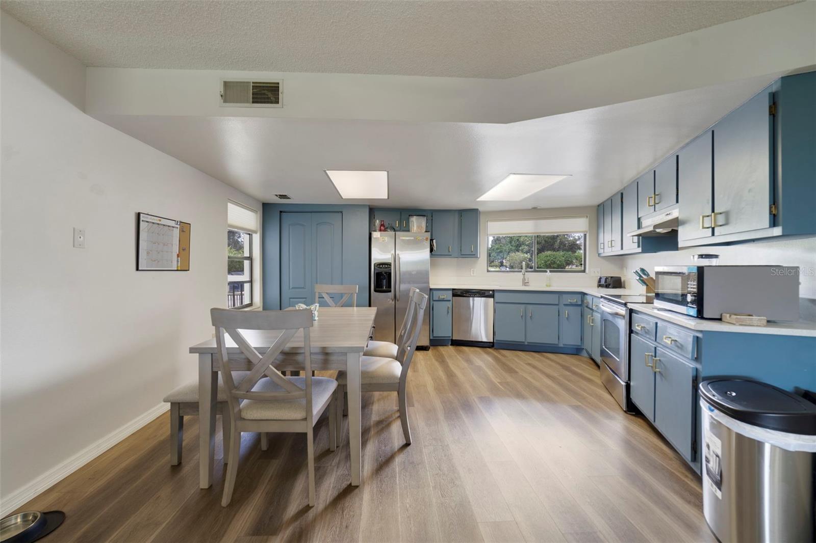 Image 3 of 17 For 1064 Lotus Parkway 923