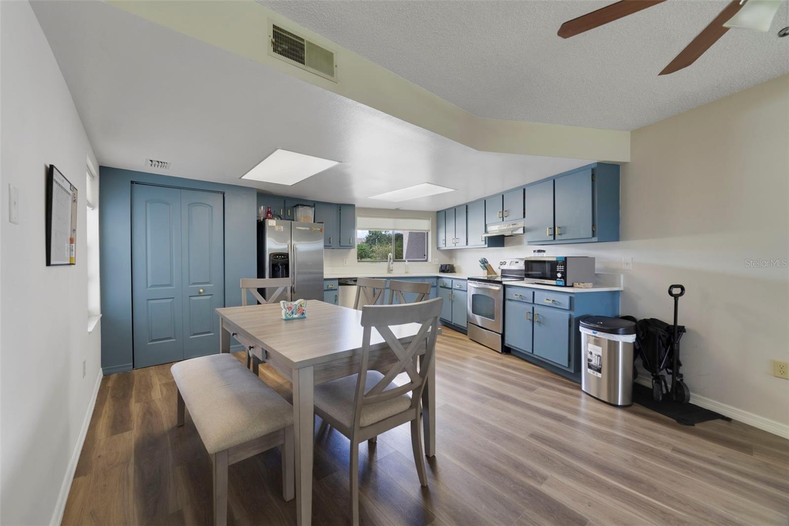 Image 4 of 17 For 1064 Lotus Parkway 923