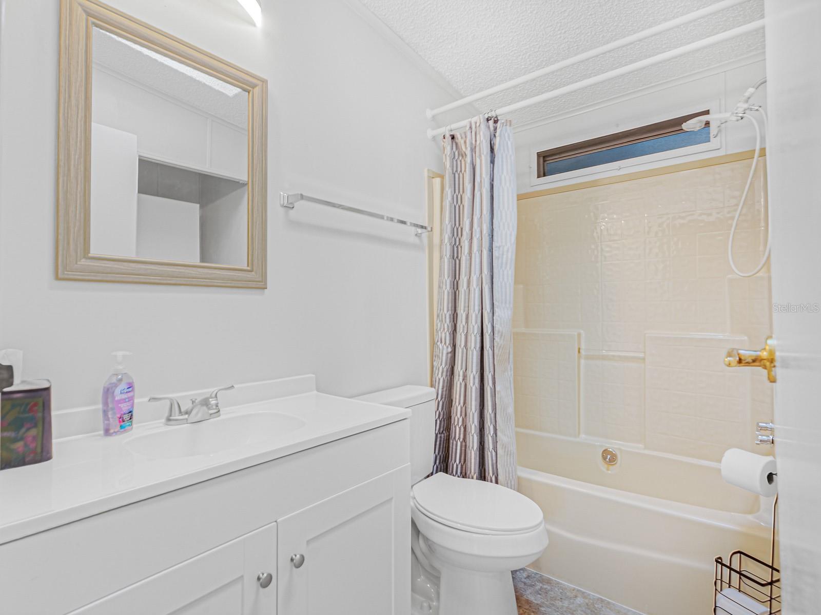 Image 13 of 23 For 403 Challenger Avenue